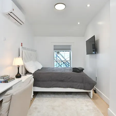 Aparthotel Designer Seaport - Sleeps 14