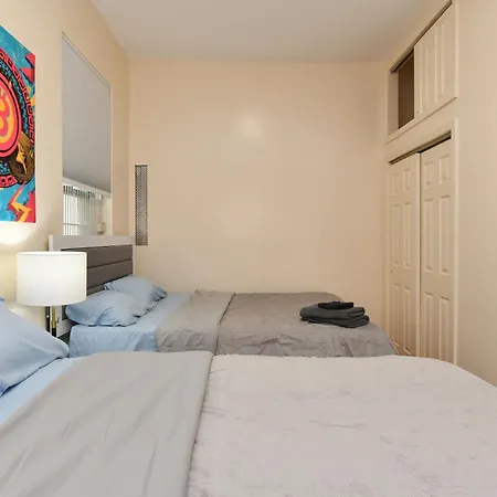 Cozy 2br Haven Right Above Park 2*