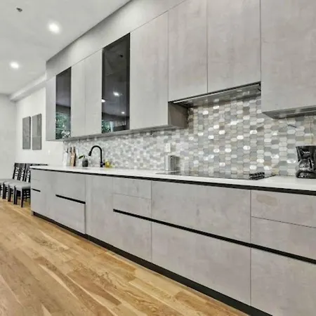 Jimmy's Brownstone Penthouse! Its Personal, Luxury, Your Away From Home!! * New York