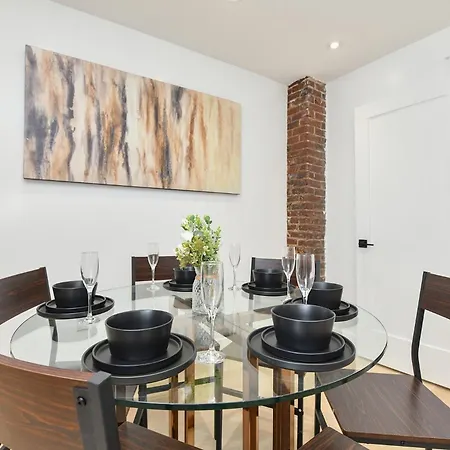 The Minute -3 Bedrooms -sleeps 13