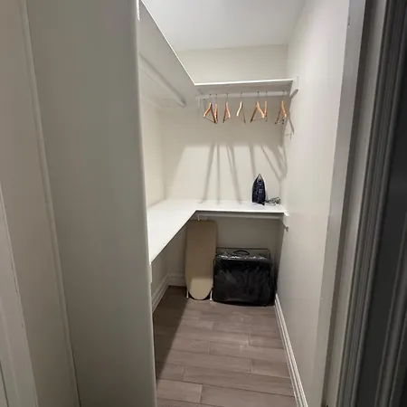 Homestay Private With Bath Near Laguardia Airport Lga