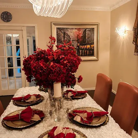 Luxury Pre-war Townhouse Bronx 5br