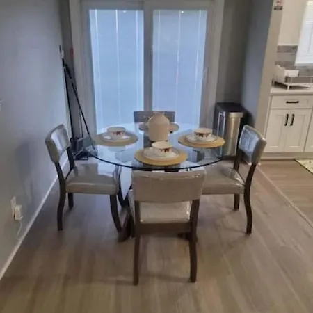 Cozy Queens Ny Near Jfk Sleeps 4 Comfortable 3 Bedroom With Great Wifi Quiet Residential Location Holiday home New York