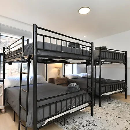 Designer Seaport - Sleeps 14 * New York