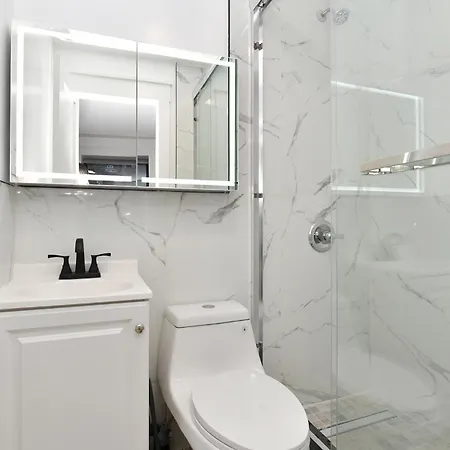 The Minute -3 Bedrooms -sleeps 13 * New York
