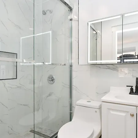 Aparthotel Designer Seaport - Sleeps 14 New York