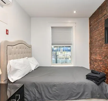 Modern Chic 3br-heart Of Fidi Seaport New York