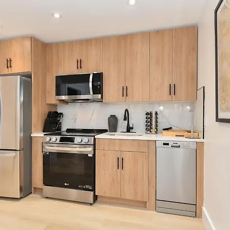 Aparthotel The Minute -3 Bedrooms -sleeps 13 *