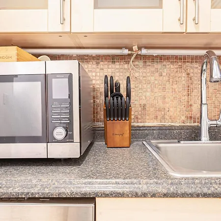 Aparthotel Charm 2bd In Upper East Side With Backyard *