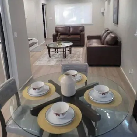 Cozy Queens Ny Near Jfk Sleeps 4 Comfortable 3 Bedroom With Great Wifi Quiet Residential Location Holiday home *