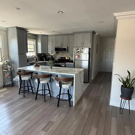 Private With Bath Near Laguardia Airport Lga New York