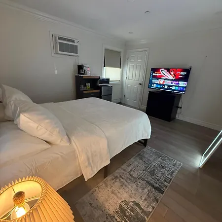 Private With Bath Near Laguardia Airport Lga New York