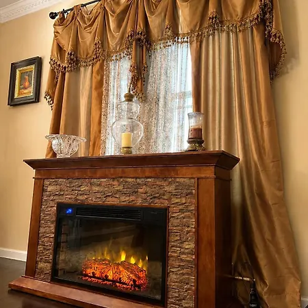 Luxury Pre-war Townhouse Bronx 5br