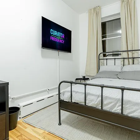 Modern 2br Near Laguardia & Subways *