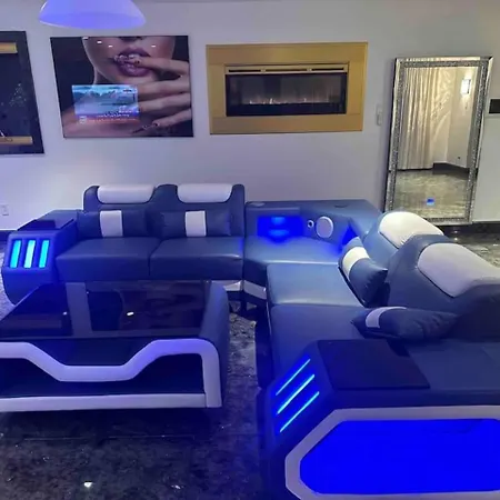 Bayside Queens 6br Gated With Private Heated Pool Game And Water Views * New York