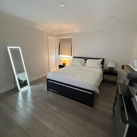 Homestay Private With Bath Near Laguardia Airport Lga *