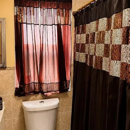 Luxury Pre-war Townhouse Bronx 5br Holiday home *