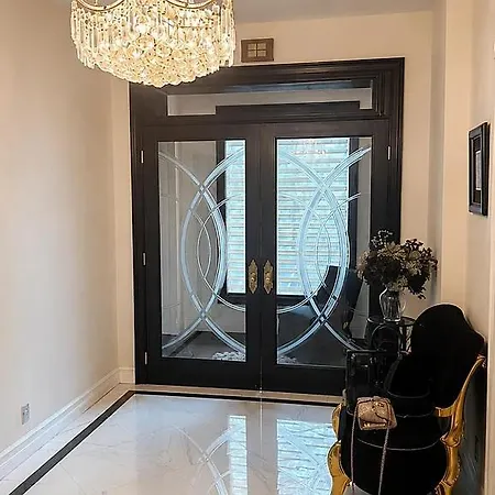 Luxury Pre-war Townhouse Bronx 5br *
