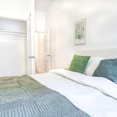 Charm 2bd In Upper East Side With Backyard *