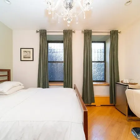 Lovely Brownstone In W Harlem 4 Bdr 3 Bath Garden Holiday home *
