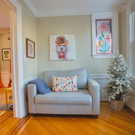 Country house 4Br Near Prospect Park Off-Street Parking Outdoor Space 3 Kings, 1 Queen New York