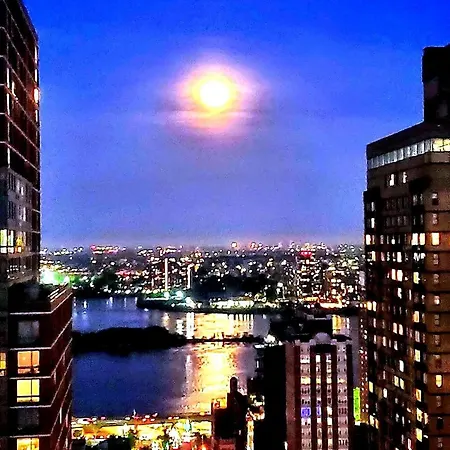 In Nyc Steps Away From Park New York
