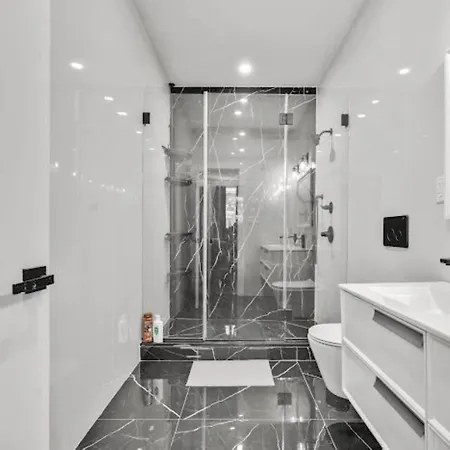 Jimmy's Brownstone Penthouse! Its Personal, Luxury, Your Away From Home!! * New York
