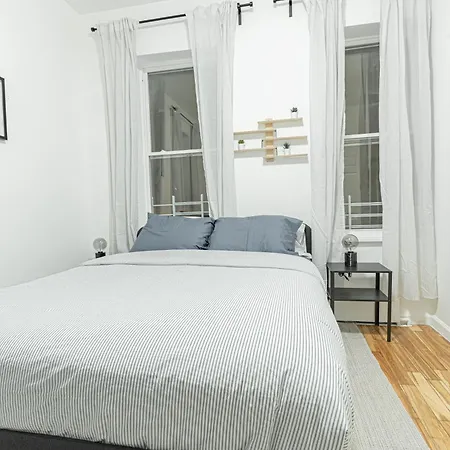Modern 2br Near Laguardia & Subways *