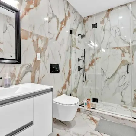 Jimmy's Brownstone Penthouse! Its Personal, Luxury, Your Away From Home!! New York