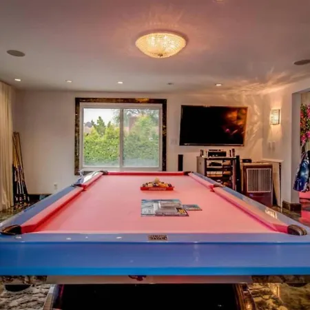 Bayside Queens 6br Gated With Private Heated Pool Game And Water Views * New York