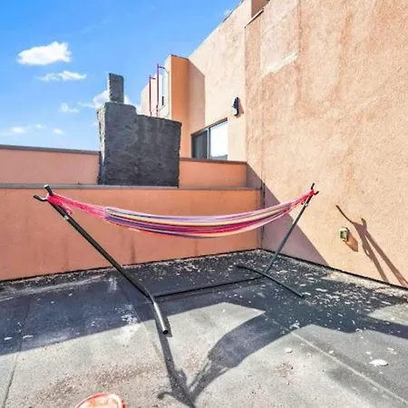 Homestay Jimmy's Brownstone Penthouse! Its Personal, Luxury, Your Away From Home!!