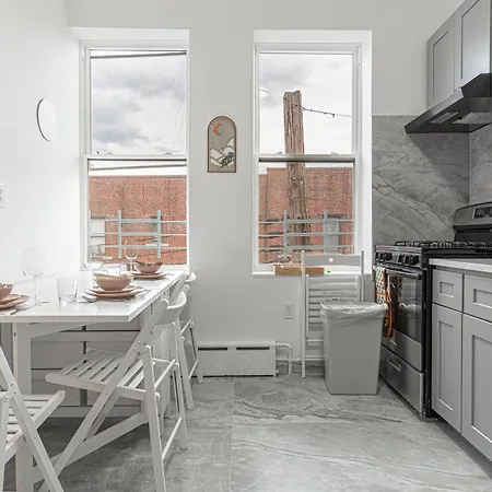 Aparthotel Modern 2br Near Laguardia & Subways New York
