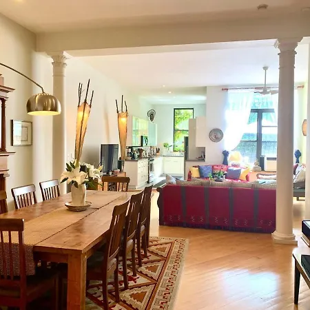 Lovely Brownstone In W Harlem 4 Bdr 3 Bath Garden Holiday home New York