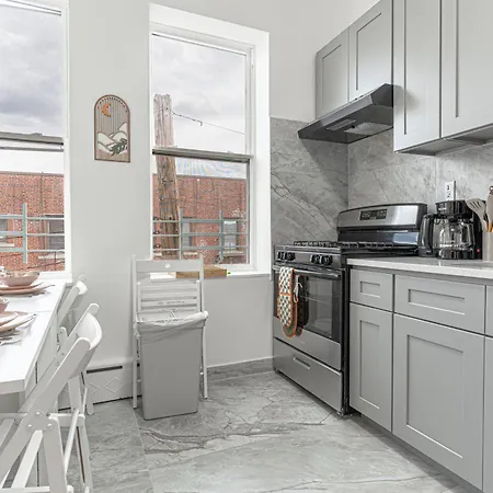 Modern 2br Near Laguardia & Subways Aparthotel *
