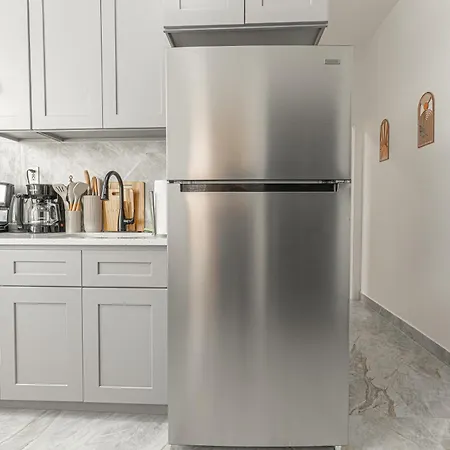 Modern 2br Near Laguardia & Subways Aparthotel *
