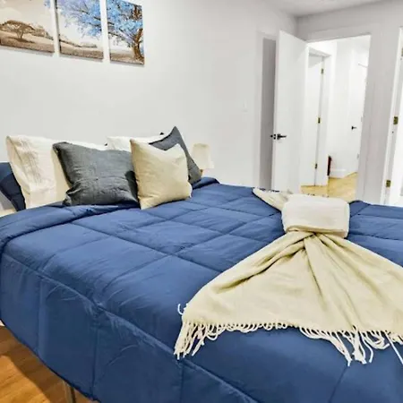 Homestay Jimmy's Brownstone Penthouse! Its Personal, Luxury, Your Away From Home!! New York