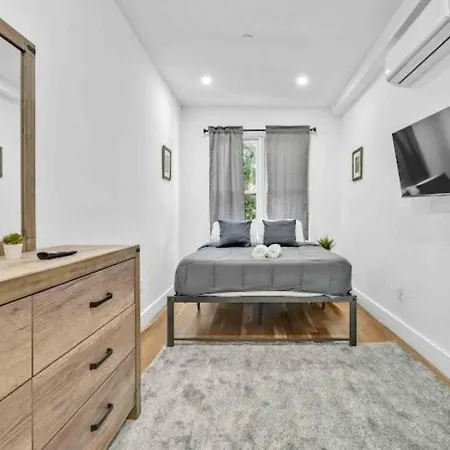 Jimmy's Brownstone Penthouse! Its Personal, Luxury, Your Away From Home!! New York