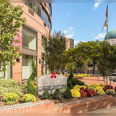 In Nyc Steps Away From Park Homestay