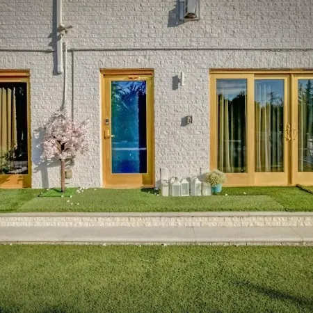 Holiday home Bayside Queens 6br Gated With Private Heated Pool Game And Water Views *