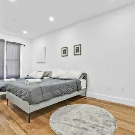 Jimmy's Brownstone Penthouse! Its Personal, Luxury, Your Away From Home!!