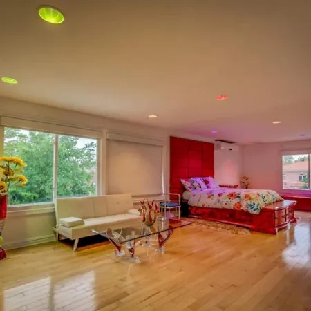 Holiday home Bayside Queens 6br Gated With Private Heated Pool Game And Water Views