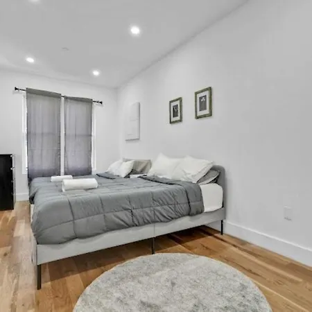 Jimmy's Brownstone Penthouse! Its Personal, Luxury, Your Away From Home!! *