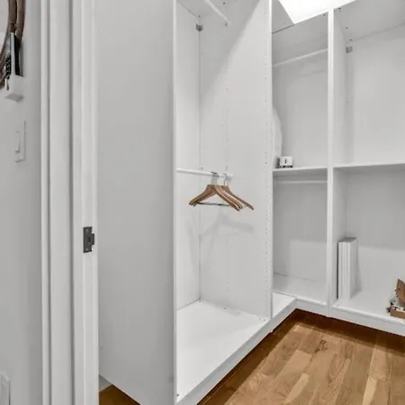 Jimmy's Brownstone Penthouse! Its Personal, Luxury, Your Away From Home!! Homestay New York