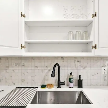 Jimmy's Brownstone Penthouse! Its Personal, Luxury, Your Away From Home!! New York