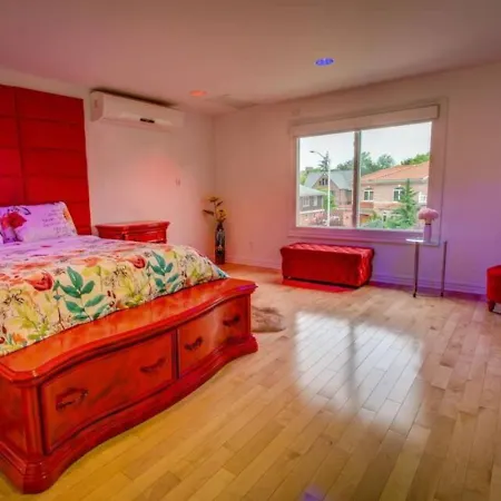 Bayside Queens 6br Gated With Private Heated Pool Game And Water Views