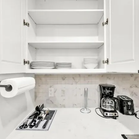 Homestay Jimmy's Brownstone Penthouse! Its Personal, Luxury, Your Away From Home!! New York