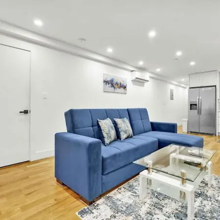 Homestay Jimmy's Brownstone Penthouse! Its Personal, Luxury, Your Away From Home!!