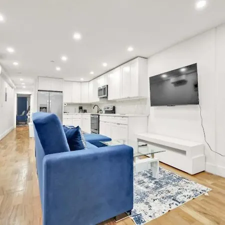 Homestay Jimmy's Brownstone Penthouse! Its Personal, Luxury, Your Away From Home!!