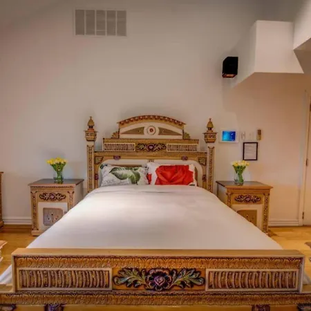 Holiday home Bayside Queens 6br Gated With Private Heated Pool Game And Water Views *