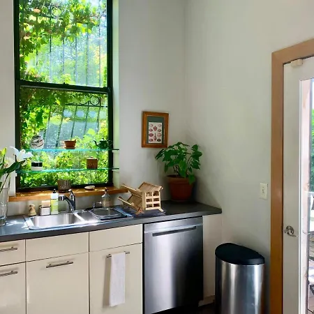 Lovely Brownstone In W Harlem 4 Bdr 3 Bath Garden Holiday home